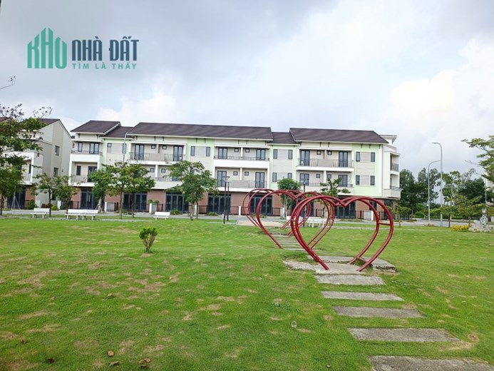 Hàng Limited nhà phố biệt thự ven sông, ven hồ dự án Centa Riverpark