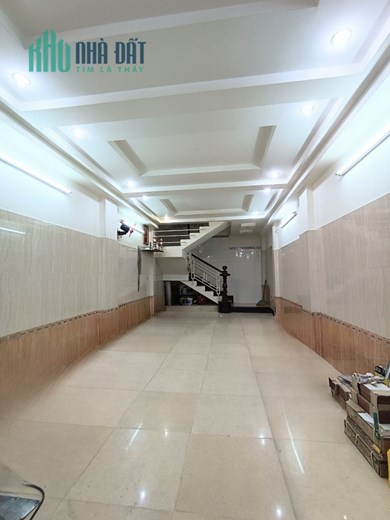 GIÁ CHỈ CÒN 4.95 TỶ TL - NHÀ LẠC LONG QUÂN NGAY CHỢ VẢI HXH - 35M2 - CHỦ Ở LÂU ĐỜI KẾT CẤU BTCT