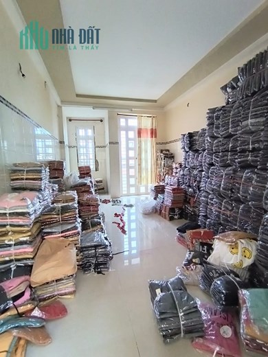 GIÁ CHỈ CÒN 4.95 TỶ TL - NHÀ LẠC LONG QUÂN NGAY CHỢ VẢI HXH - 35M2 - CHỦ Ở LÂU ĐỜI KẾT CẤU BTCT