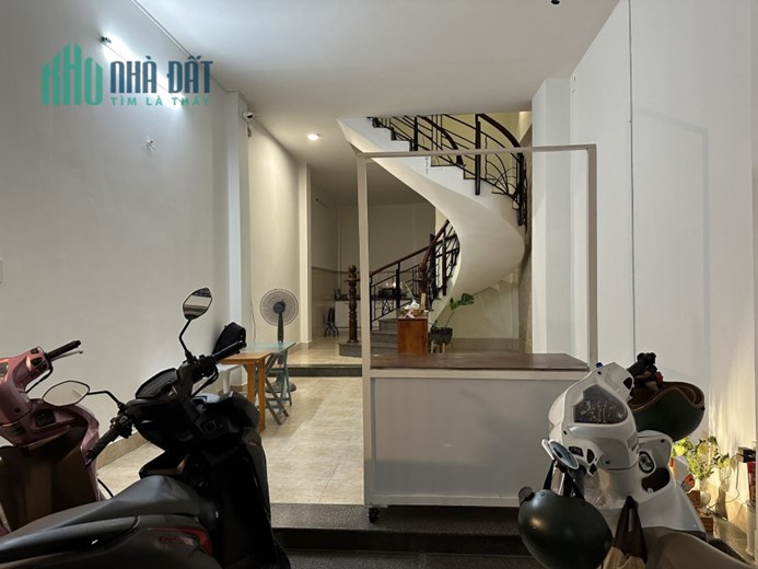 Cho Thuê Mặt Bằng Mới Hẻm Cụt Trung Tâm Phường Nguyễn Cư Trnh, Quận 1