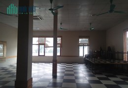 Cho thuê nhà mặt đường 379 Đông Dư - Ecopark, Gia Lâm, HN. Dt 500m2 x 2 tầng