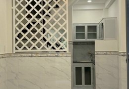 Bán  nhà  Hẻm  xe hơi Dtsd 43m2-3 tấm có  2,5 tỷ
.Nguyễn Khoái Q4 cách  Q1-100 m số hồng