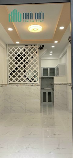 Bán  nhà  Hẻm  xe hơi Dtsd 43m2-3 tấm có  2,5 tỷ
.Nguyễn Khoái Q4 cách  Q1-100 m số hồng