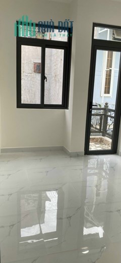 Bán  nhà  Hẻm  xe hơi Dtsd 43m2-3 tấm có  2,5 tỷ
.Nguyễn Khoái Q4 cách  Q1-100 m số hồng