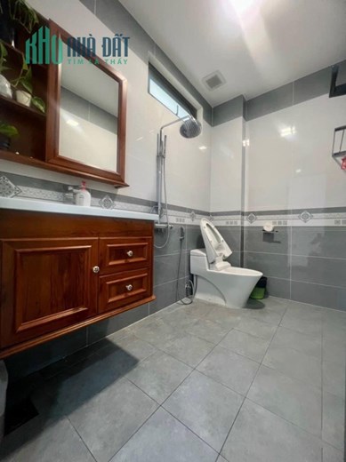 Bán nhà 1Hầm + 4Tầng MT kinh doanh đường Man Thiện, dt 133 m² Giá 21 Tỷ