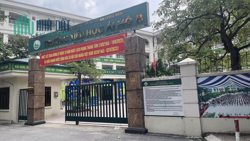 BÁN NHÀ NGUYỄN VĂN CỪ_ NGỌC LÂM( LONG BIÊN)_ NHÀ DÂN XÂY_ Ô TÔ TẢI ĐỖ CỬA_ DÂN TRÍ CAO