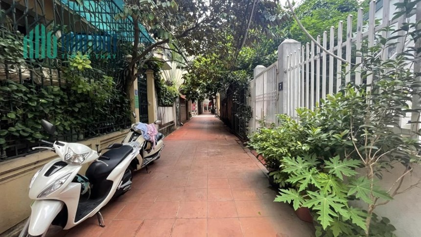 BÁN NHÀ NGUYỄN VĂN CỪ_ NGỌC LÂM( LONG BIÊN)_ NHÀ DÂN XÂY_ Ô TÔ TẢI ĐỖ CỬA_ DÂN TRÍ CAO