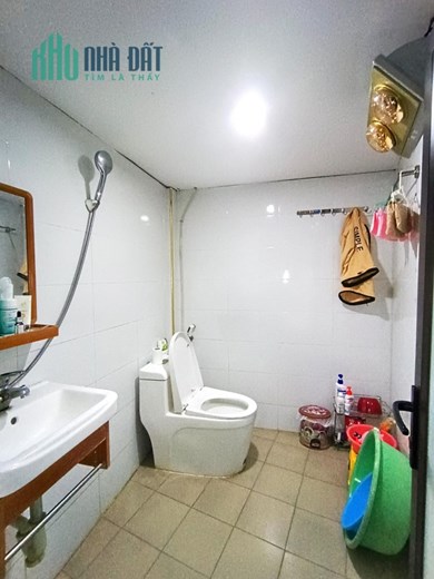chỉ 2 tỷ 100 triệu sở hữu ngay căn nhà lô góc cực đẹp tai SÀI ĐỒNG ( LONG BIÊN)
