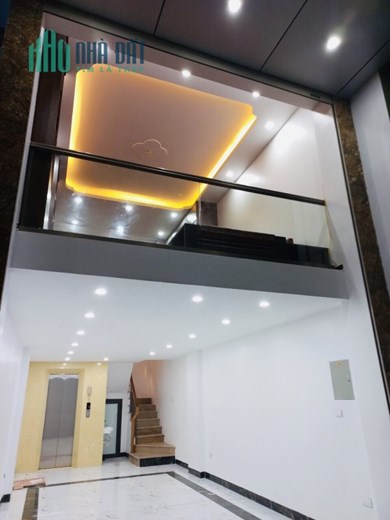 Bán nhà Cổ Nhuế lô góc 6 tầng thang máy 45m2, mt 3.8m, gara ô tô vào nhà, Full nội thất Nhô 6 tỷ