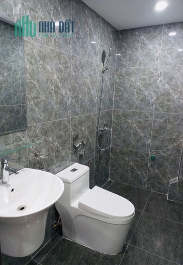 Bán nhà Cổ Nhuế lô góc 6 tầng thang máy 45m2, mt 3.8m, gara ô tô vào nhà, Full nội thất Nhô 6 tỷ