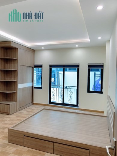 Nhà đẹp Hoàng Quốc Việt 95m2, 8 Tầng Thang Máy, 28 phòng doanh thu 2 tỷ/năm, Ô tô đỗ cửa 20,x tỷ