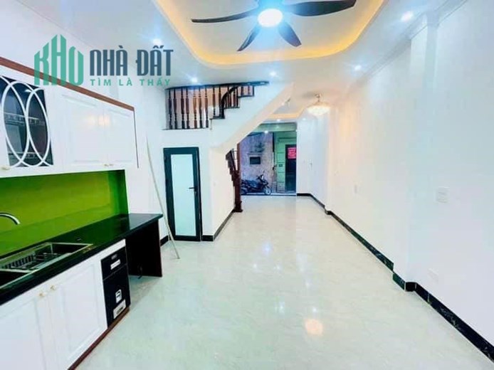 NHÀ ĐẸP TRUNG TÂM QUẬN THANH XUÂN HÀ NỘI GẦN ROYACITY NGÃ TƯ SỞ HÀ NỘI DT:45M2 MT:4M 6 PHÒNG NGỦ