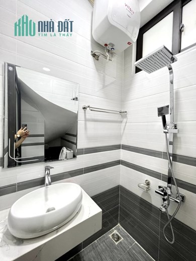 NHÀ MỚI  - LÔ GÓC -  30 MÉT RA Ô TÔ TRÁNH -  MẶT NGÕ THÔNG - K.I.NH DOANH -  SỔ ĐẸP - NHÀ XÂY CHẮC