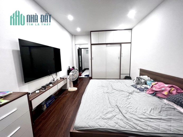 Bán nhà phố Đặng Văn Ngữ, ngõ nông, sát ô tô, nhà đẹp, 48m, 3PN, 3.8 tỷ
 

Bán nhà phố Đặng Văn
