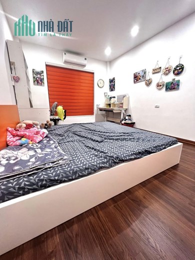 Bán nhà phố Đặng Văn Ngữ, ngõ nông, sát ô tô, nhà đẹp, 48m, 3PN, 3.8 tỷ
 

Bán nhà phố Đặng Văn