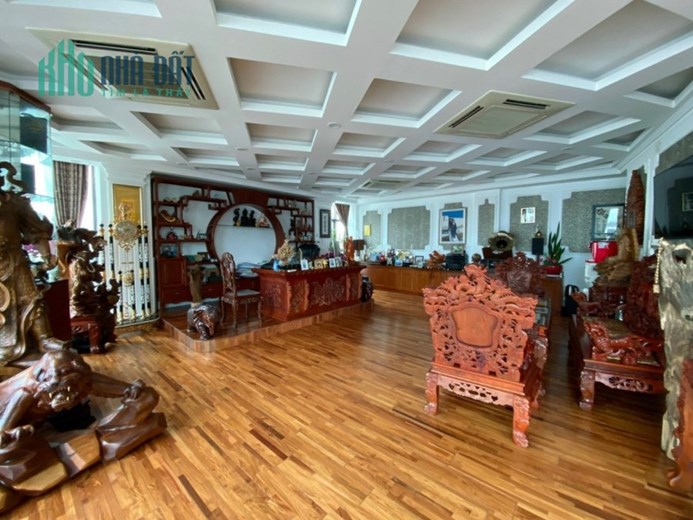 TOÀ NHÀ VP TOẠ LẠC TRUNG TÂM QUẬN 3 - VỊ TRÍ RẤT ĐẸP 2 MẶT THOÁNG