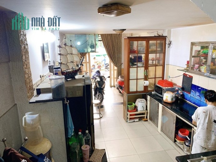 Mặt tiền ngay Hoàng Hoa Thám – P12 Tân Bình – 5 tầng – chỉ nhỉnh 5 tỷ.