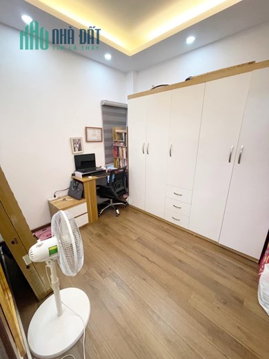 Bán CCMN Kim Ngưu, Hai Bà Trưng 46m, T6, 2PN full nội thất chỉ 1.55 tỷ