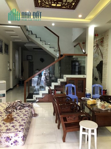 Bán nhà đẹp 3 Tầng Hải châu cạnh cổng Sân bay QT Đà Nẵng đường Thi Sách