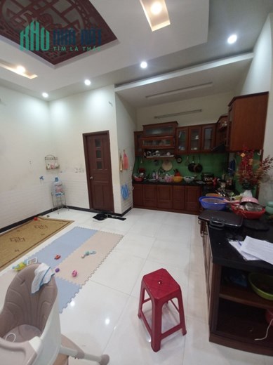 Bán nhà đẹp 3 Tầng Hải châu cạnh cổng Sân bay QT Đà Nẵng đường Thi Sách