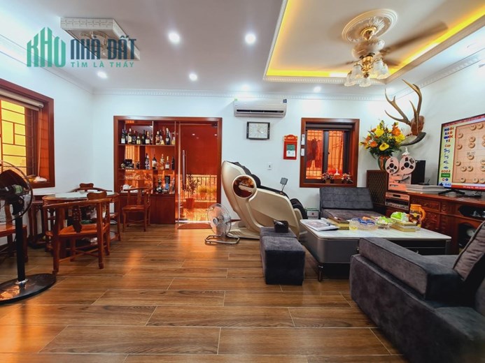 Bán tòa nhà Bạch Mai, Hai Bà Trưng 85m, 8 tâng, MT 7m, thang máy, thuê 90tr/th.