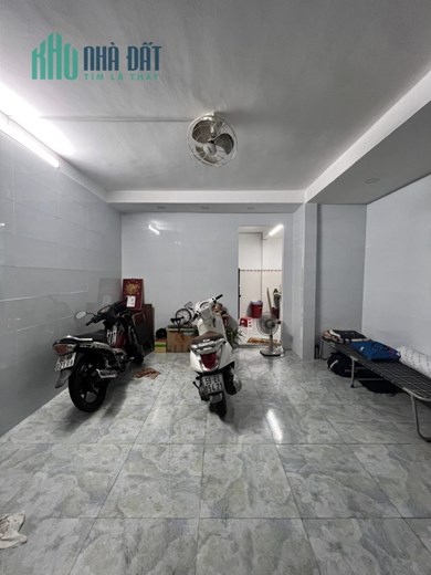 Bán nhà gần đường Hưng Phú phường 9 Q8 3 tầng 4.7m x,9.6 Nhỉnh: 4 tỷ