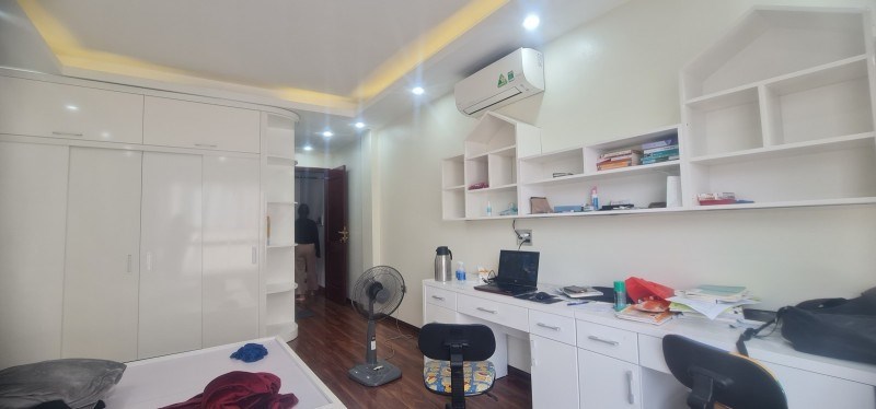 NHÀ ĐẸP - Ô TÔ ĐỖ CỬA,VÀO NHÀ, CÁCH 50M RA MẶT PHỐ GIA THỤY, NHÀ SIÊU ĐẸP, FULL NỘI THẤT XỊN XÒ.