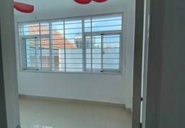 3131- Bán Nhà 50m2 Bình Thạnh Phường 6 , Cách hẻm xe hơi 2 căn Đường Lam sơn , 5 Tầng Giá Chỉ 6 tỷ 2
