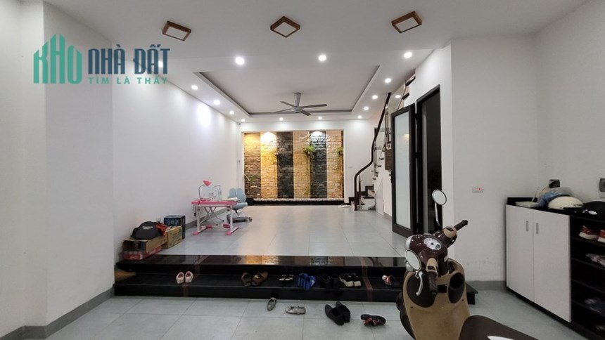 NHỈNH 4TỶ - 54m - 5 TẦNG - 4PN - OTO ĐỖ CỬA - NGỌC LÂM - GẦN CẦU CHƯƠNG DƯƠNG