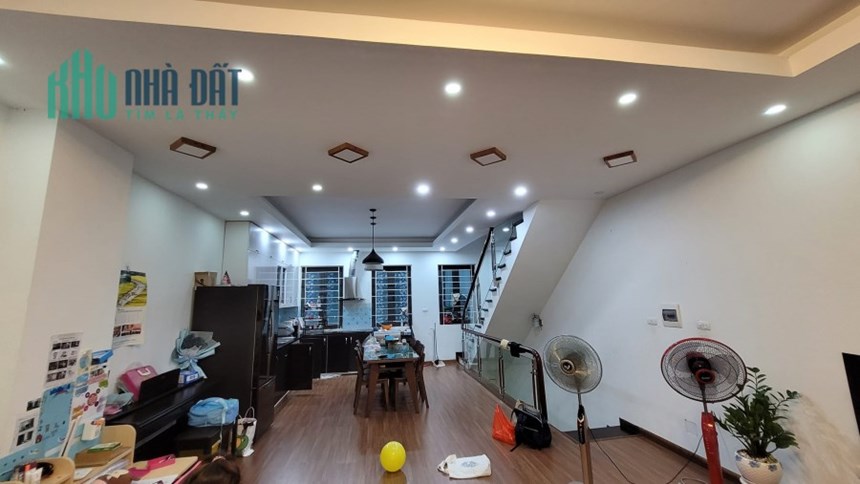 NHỈNH 4TỶ - 54m - 5 TẦNG - 4PN - OTO ĐỖ CỬA - NGỌC LÂM - GẦN CẦU CHƯƠNG DƯƠNG