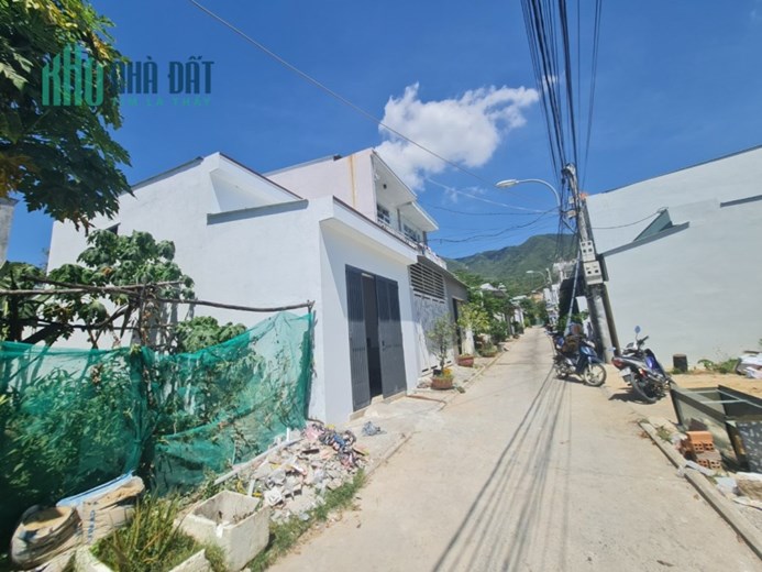 Bán nhà mới tại TĐC Đất Lành - Nha Trang - Khánh Hoà giá chỉ 1 tỷ 850
