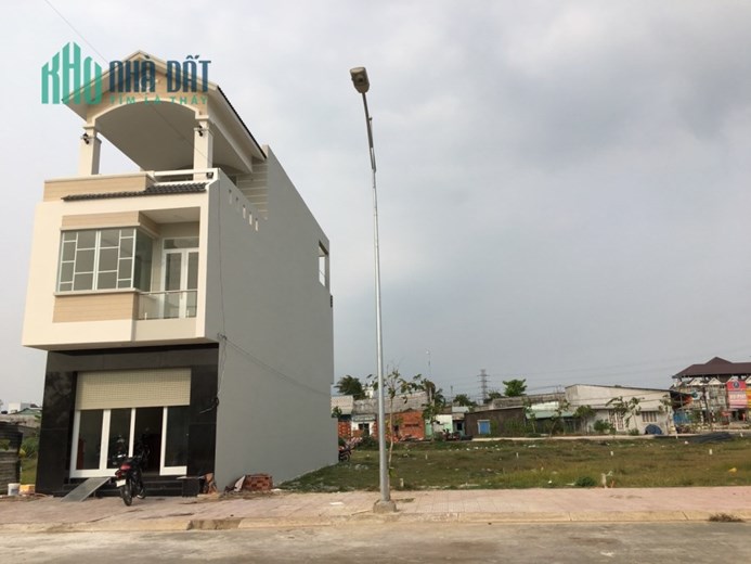 lô đất cần bán ,ngay ngã 4 mỹ phước tân vạn