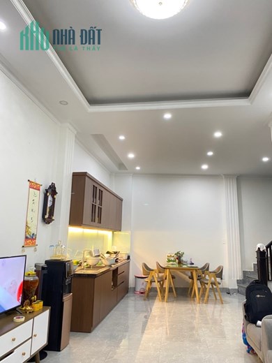 BÁN NHANH NHÀ MỚI 2 TÂNG NỘI THẤT CAO CẤP HẺM ĐƯỜNG NGUYỄN XIỂN