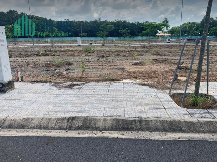 Cần bán lô góc 2 mặt tiền đối diện chợ đêm Nhật Huy 730tr/108m2