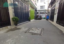 Bán gấp nhà Hiệp Bình Phước, hẻm nhựa 5m , 70 m ngang 4m x 17m giá tốt nhất