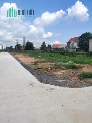 Vỡ Nợ Bán gấp 2065m2 thổ cư, lô góc 2MT, đường nhựa 16m, gần chợ. Giá 195TR