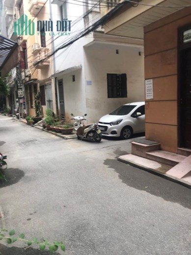 BÁN GẤP TRẦN QUỐC  HOÀN, PHÂN  LÔ, Ô  TÔ  KD  CẦU  GIẤY  65m2, MT 5,5m, GIÁ  9 tỷ  TL.