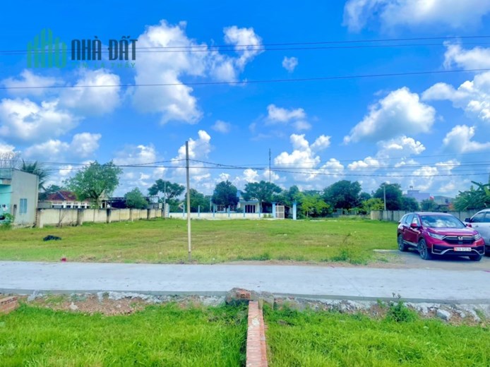 BÁN NHÀ, ĐÃ CÓ THỔ CƯ 212M2, ĐƯỜNG XE HƠI MẶT TIỀN KD, BÁN CẮT LỖ GIÁ NHỈNH 1 TỶ 105M2