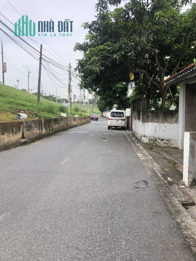 Bán đất Mặt phố Bát khối, Ô tô tránh, KD, 42 m2, giá chỉ 2,45 tỷ.