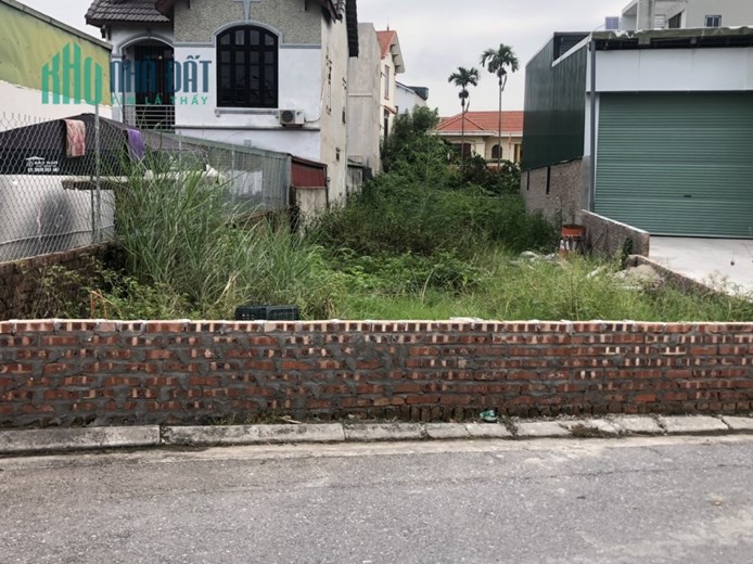 Bán đất Mặt phố Bát khối, Ô tô tránh, KD, 42 m2, giá chỉ 2,45 tỷ.