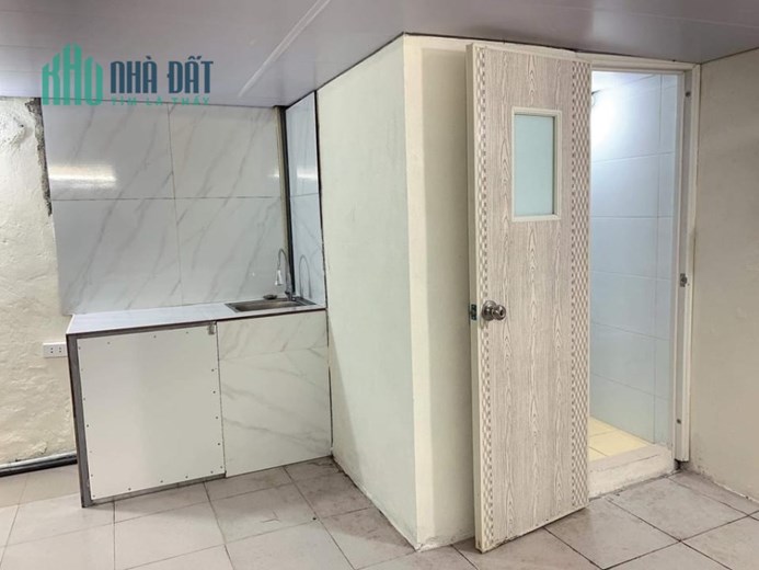 Chính chủ cho thuê nhà tại Kim Mã Ba Đình Hà Nội- Diện tích: 40m2, gác lửng 27m- Giá thuê: 5 triệu/