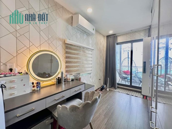 Giảm 500tr,Bán rẻ Nhà MớiĐẹp Phạm Văn Hai P3 Tân Bình Giáp Phú Nhuận,44m2,3 tầng,3Tỷ9