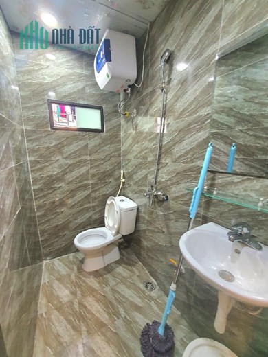 NHÀ ĐẸP PHỐ TÔN ĐỨC THẮNG PHƯỜNG HÀNG BỘT QUẬN ĐỐNG ĐA DT:40M2 GIÁ:1.58 TỶ BAO GỒM FUN NỘI THẤT ĐẦY