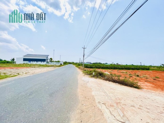 Bán nền đất 145m2 mặt tiền đường nhựa trục chính Hàm Liêm Giá chỉ 9xx triệu