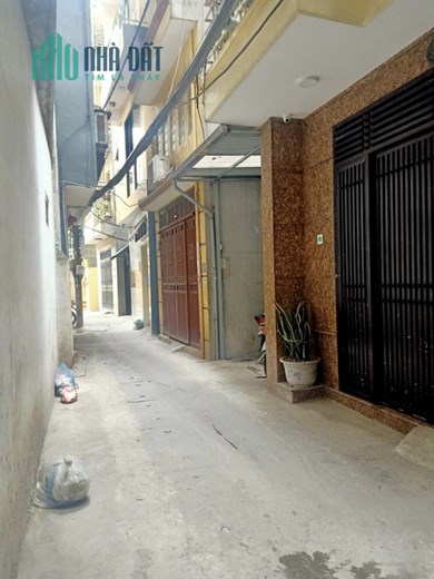 Bán nhà Ngõ 122 Khương Đình, gần phố, sổ đẹp, tặng ful nội thất, 47m, 5 tầng, nhỉnh 5 tỷ