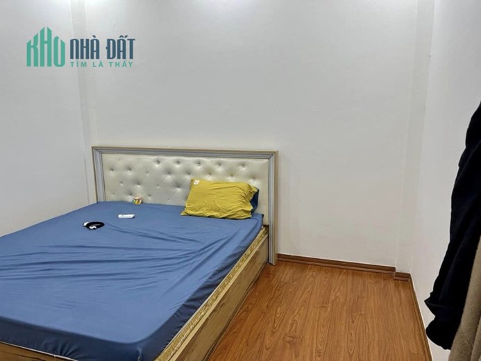 Bán nhà Ngõ 122 Khương Đình, gần phố, sổ đẹp, tặng ful nội thất, 47m, 5 tầng, nhỉnh 5 tỷ