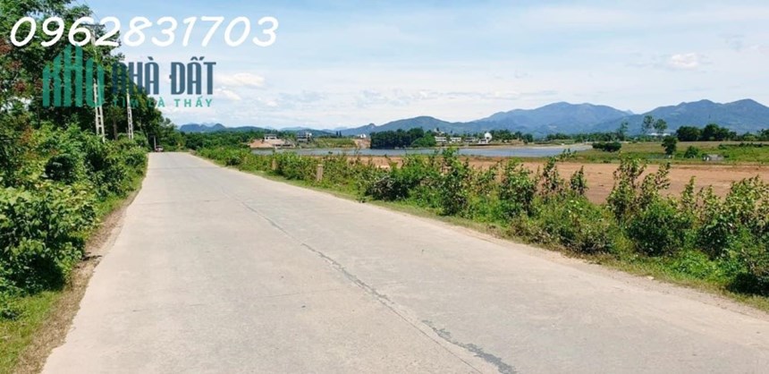chủ cần tiền bán nhanh lô đất 1000m đối diện dự án,xe công tránh nhau