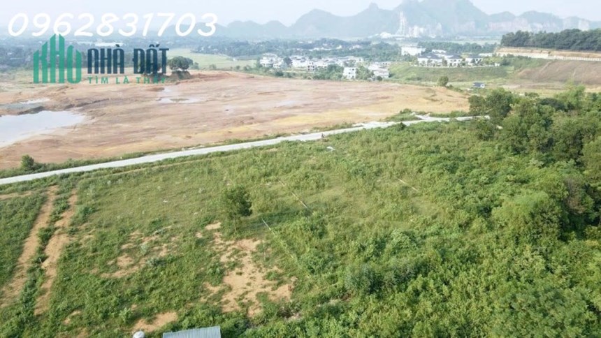 chủ cần tiền bán nhanh lô đất 1000m đối diện dự án,xe công tránh nhau