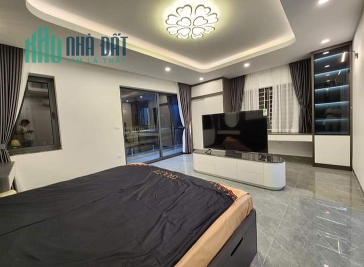Lạc Long Quân Cầu Giấy 8t thang máy, lô góc gara, nhà đẹp 17 tỷ 0343564283