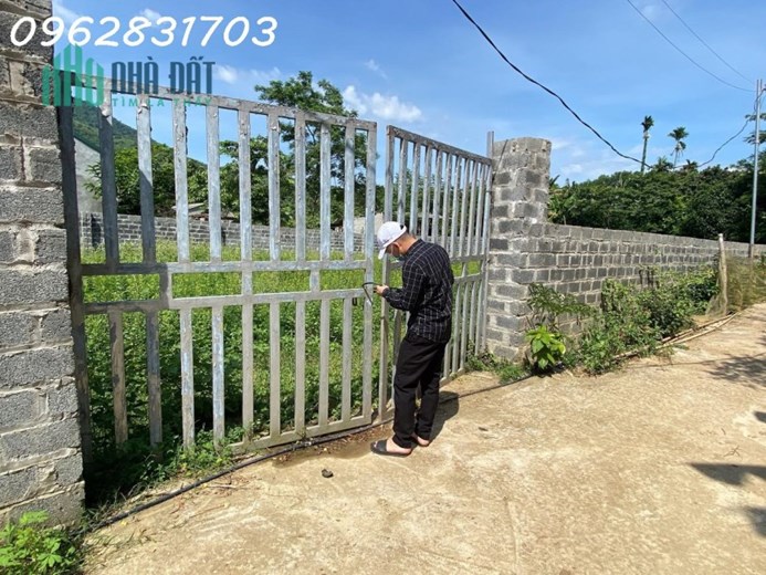 cắt lỗ nhanh 1 tỷ cho lô góc 2 mặt đường diện tích 1000m, đường rộng 7m khu trung tâm